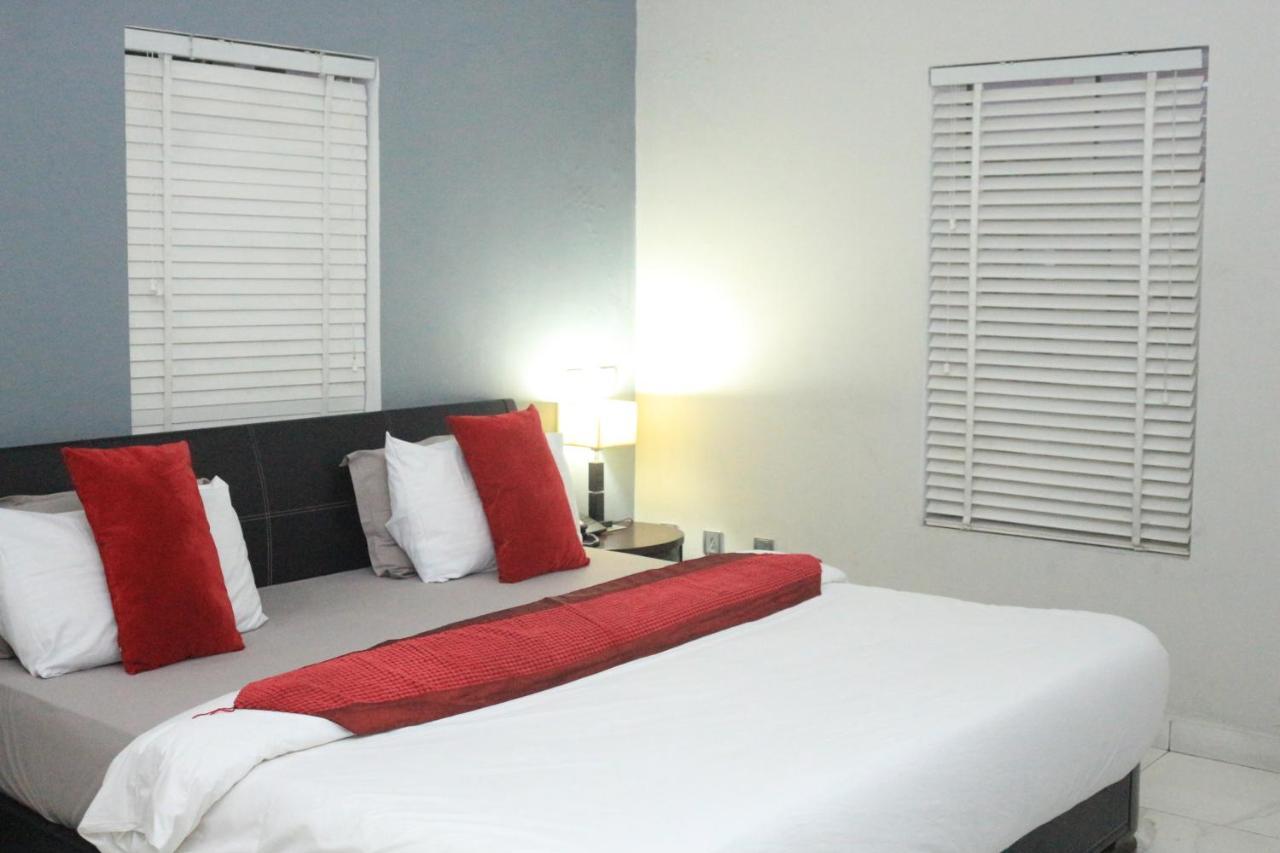 The Crib Lifestyle Hotel Порт-Харкорт Экстерьер фото