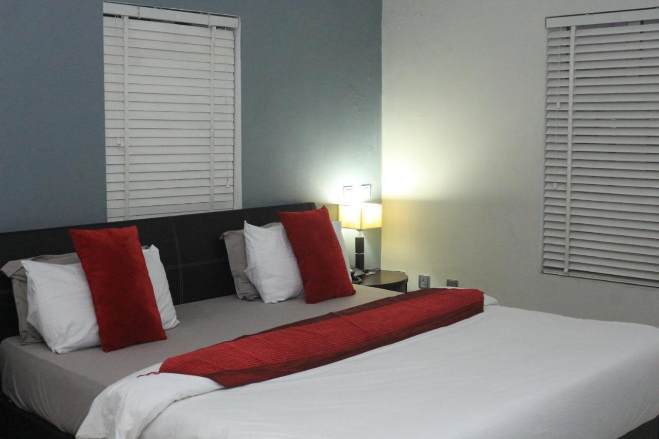 The Crib Lifestyle Hotel Порт-Харкорт Экстерьер фото