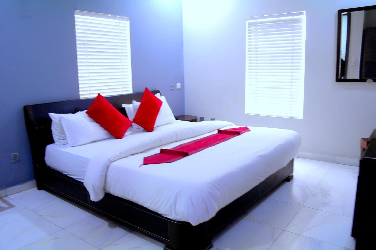 The Crib Lifestyle Hotel Порт-Харкорт Экстерьер фото